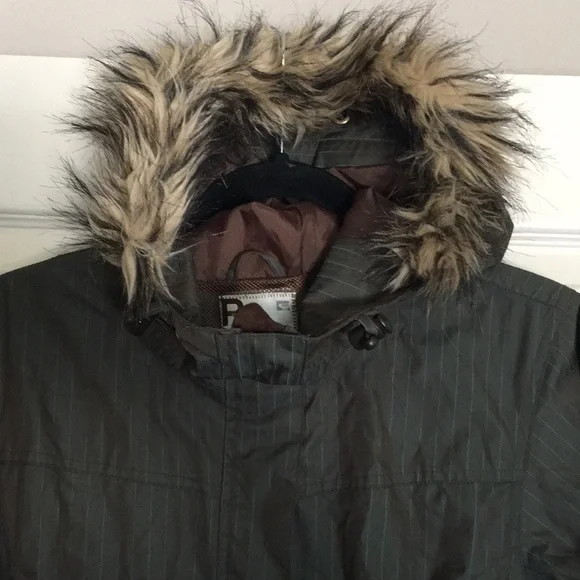 Roxy Snow coveralls. Taupe/turquoise pinstripes. Onesie. Hood/faux fur. Size S. - Picture 2 of 15